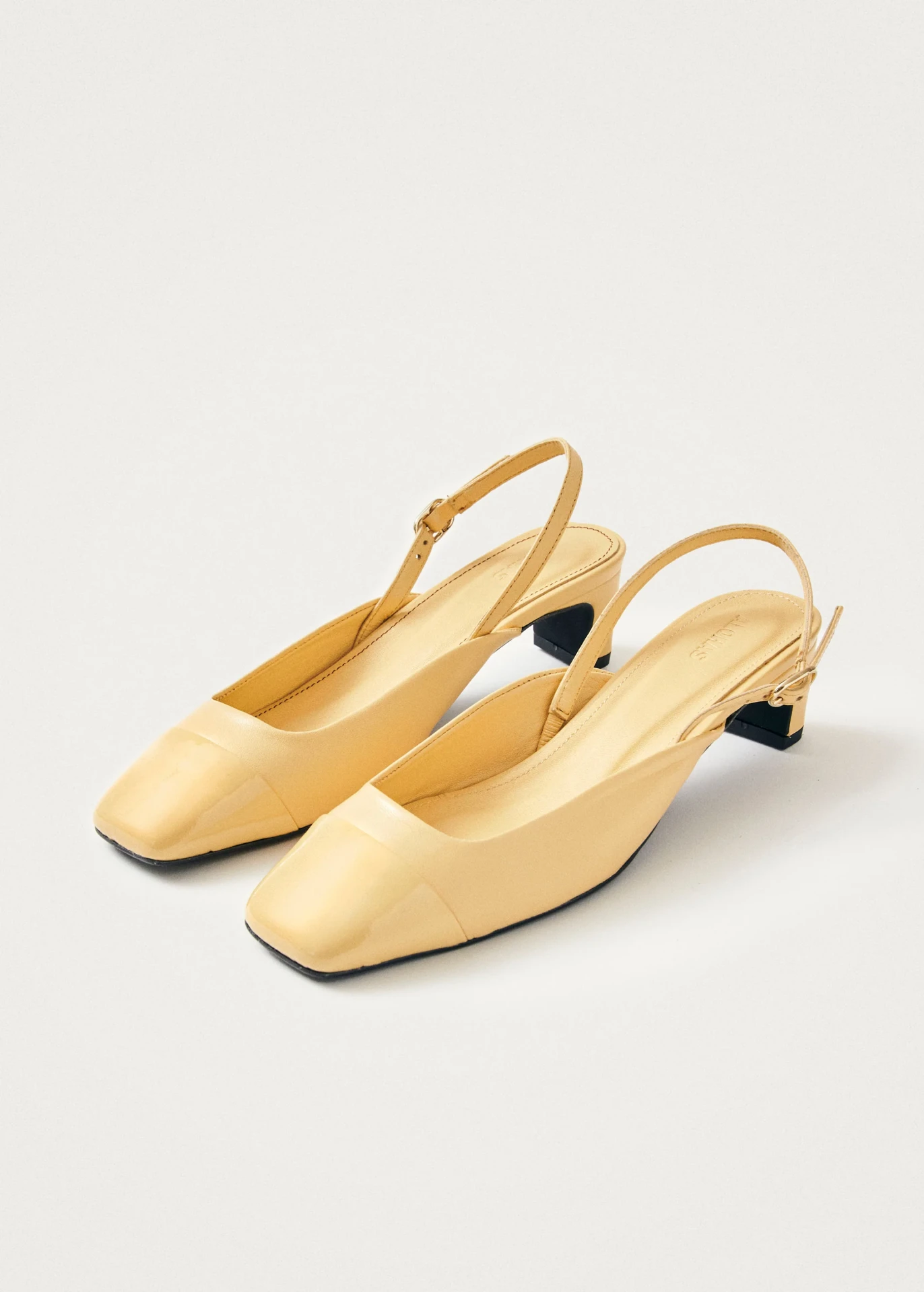 LINDY BLISS LEATHER PUMPS IN VANILLA