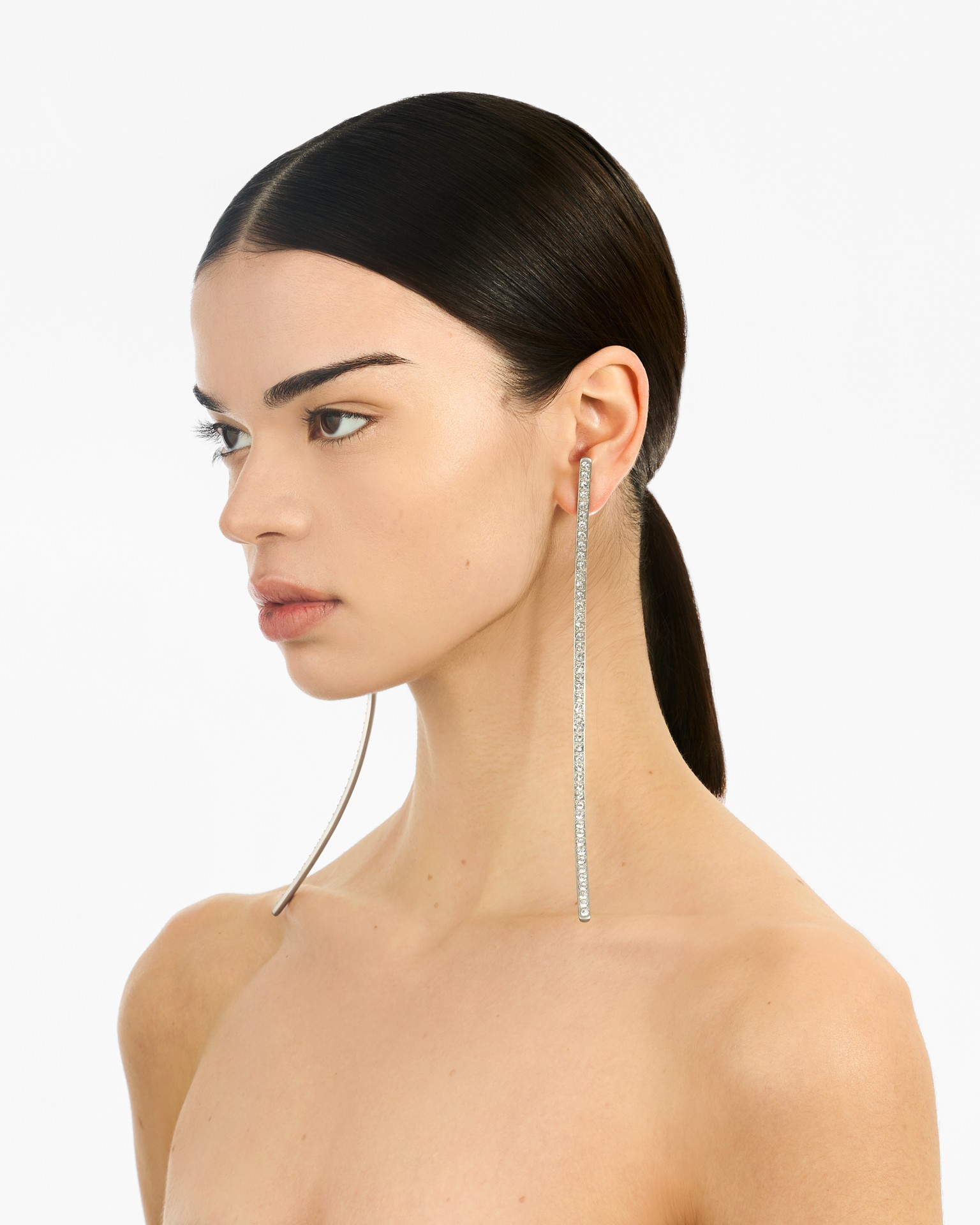 LINE EARRINGS IN SILVER