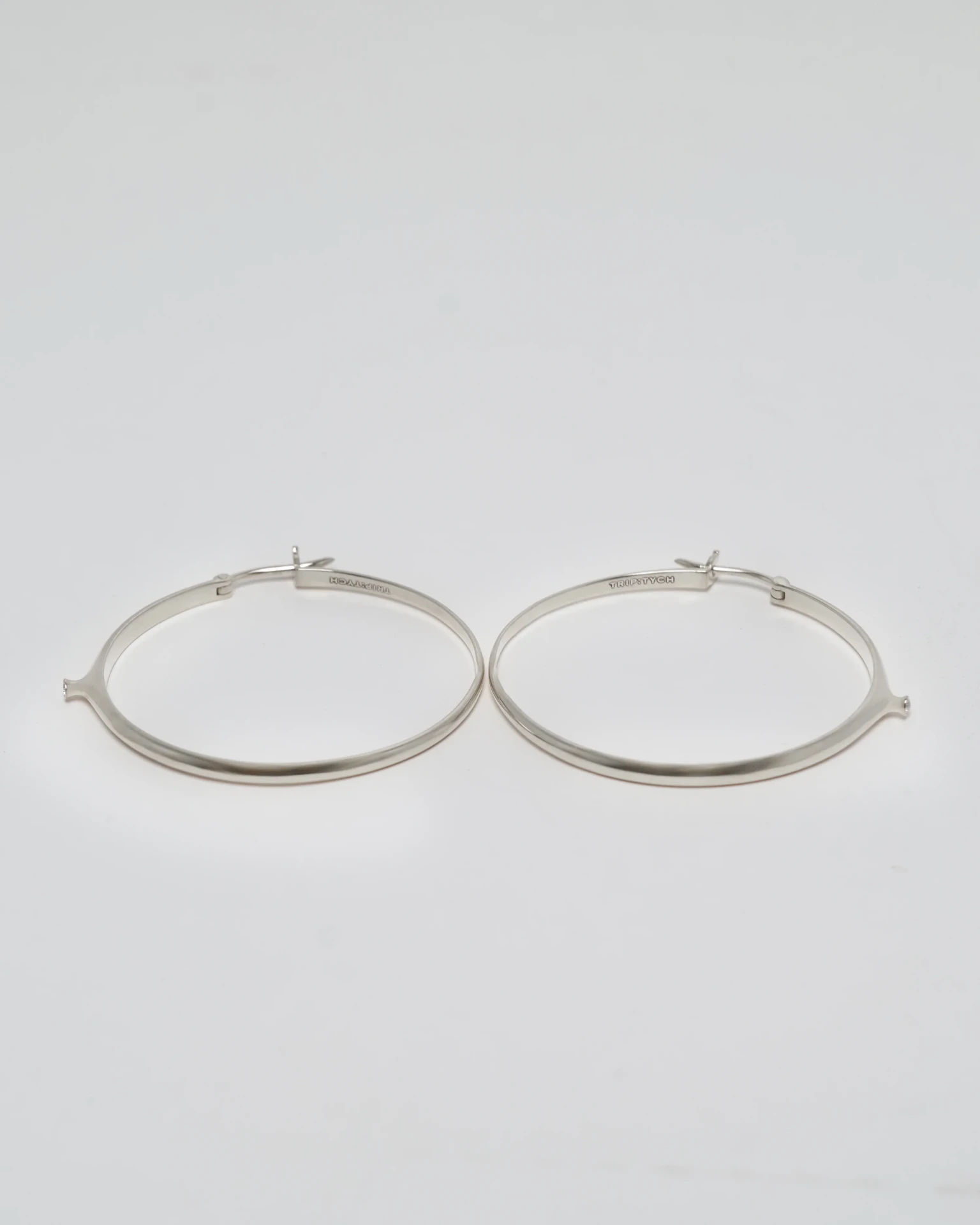 NENUPHAR HOOP EARRINGS IN SILVER