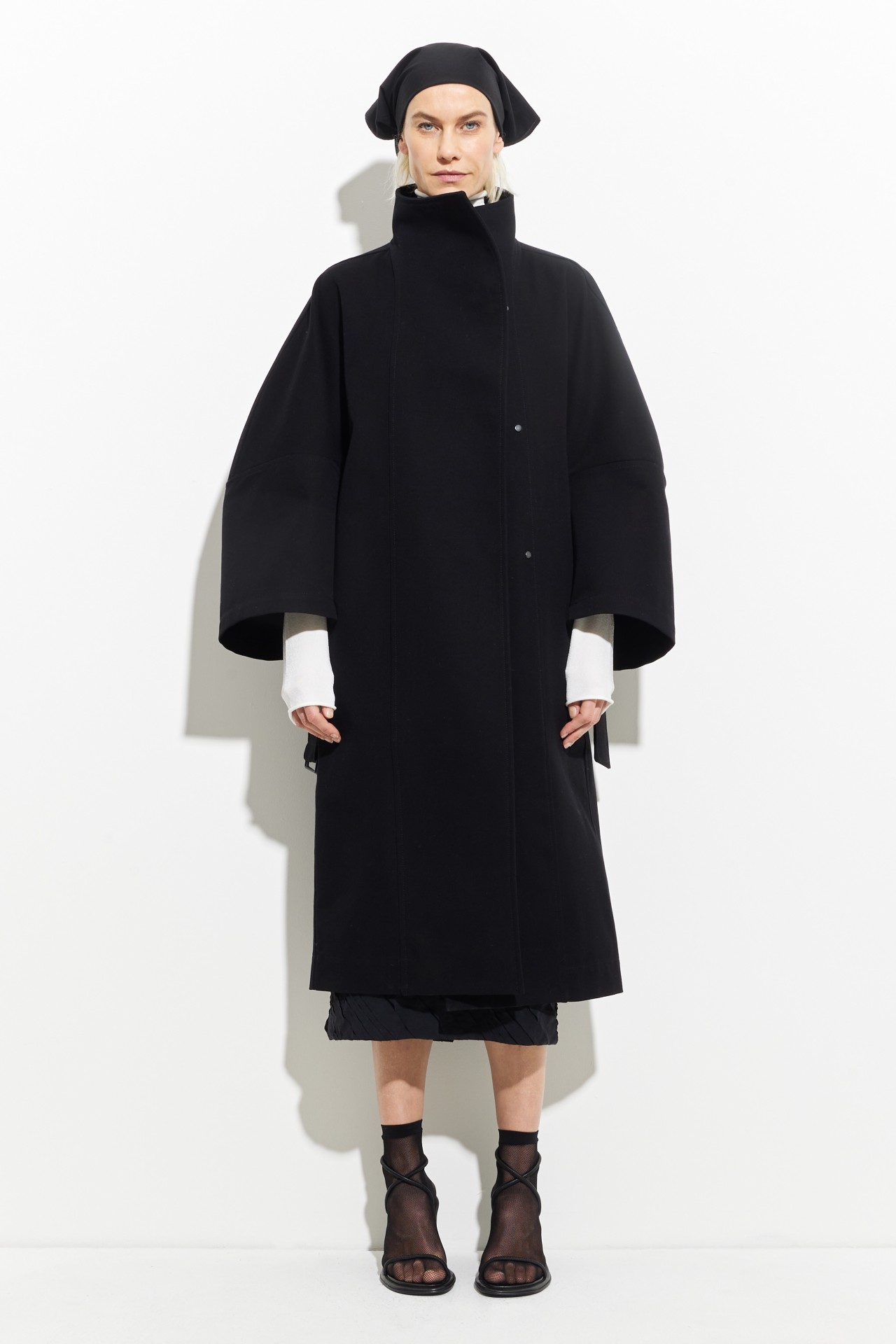 OVERSIZED COAT IN BLACK