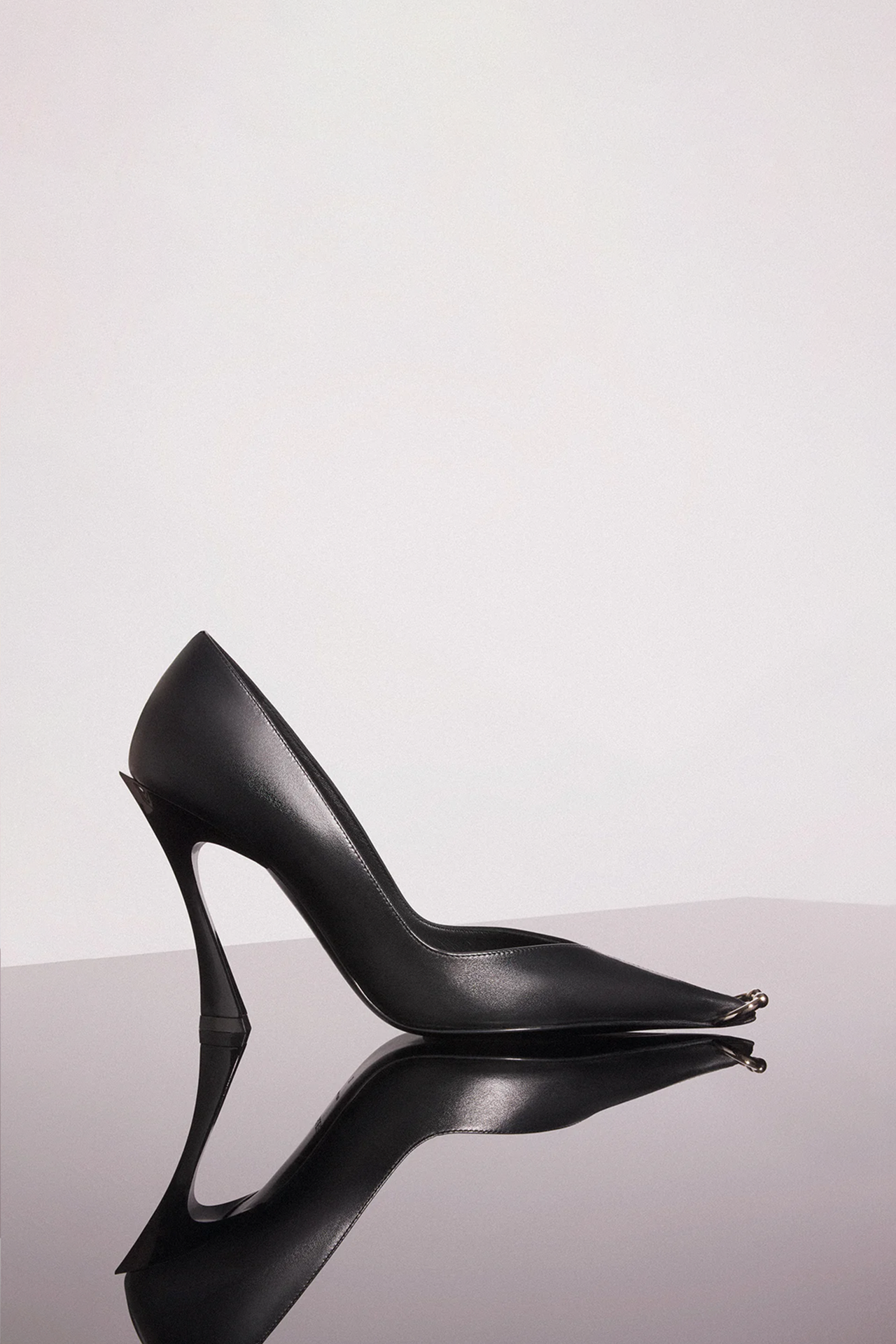 PIERCED PUMPS IN NAPPA BLACK LEATHER