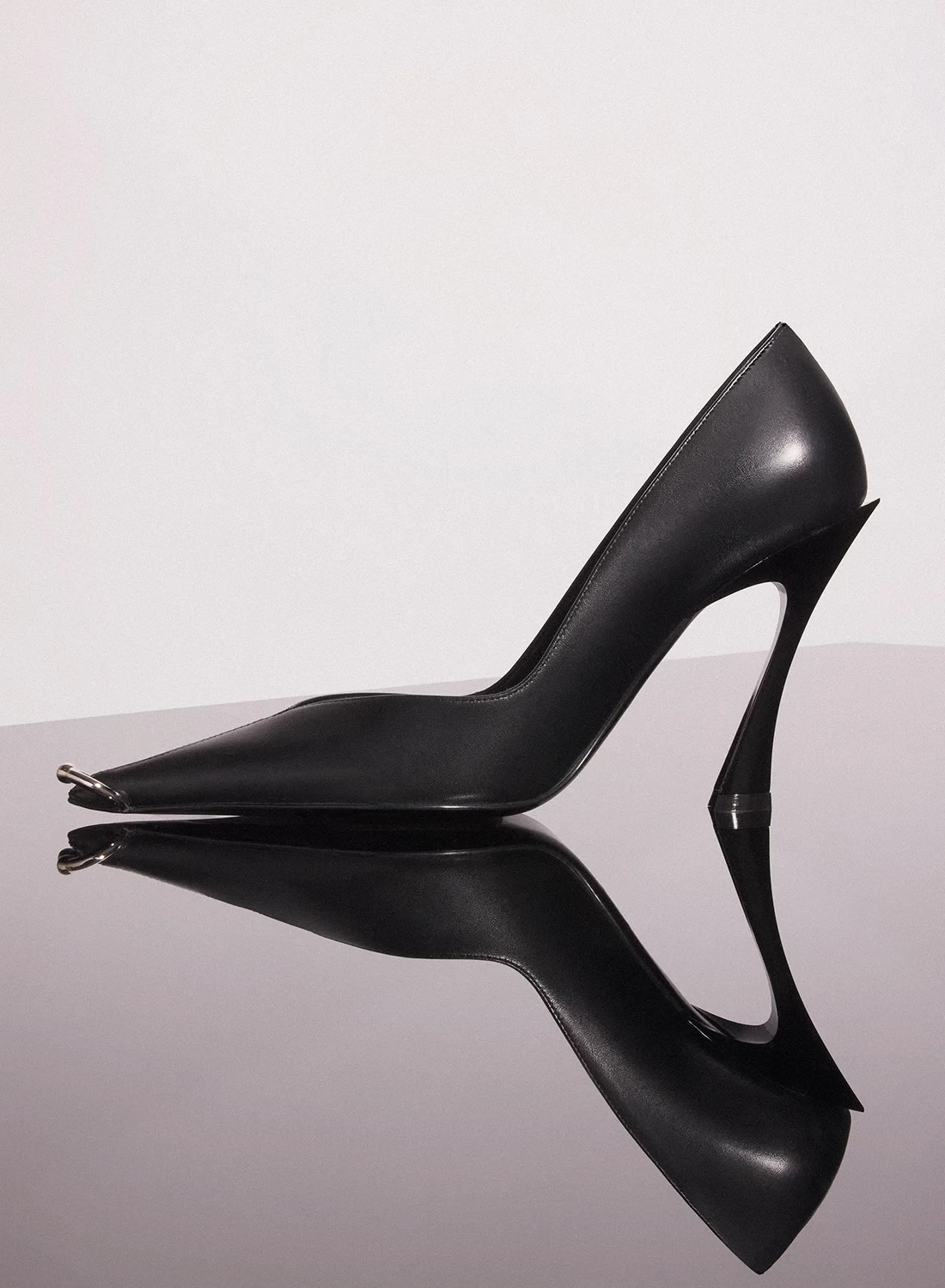 PIERCED PUMPS IN NAPPA BLACK LEATHER