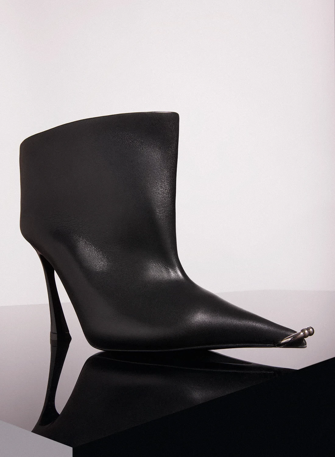 PIERCING ANKLE BOOT CALFSKIN BLACK / BLACK HEEL