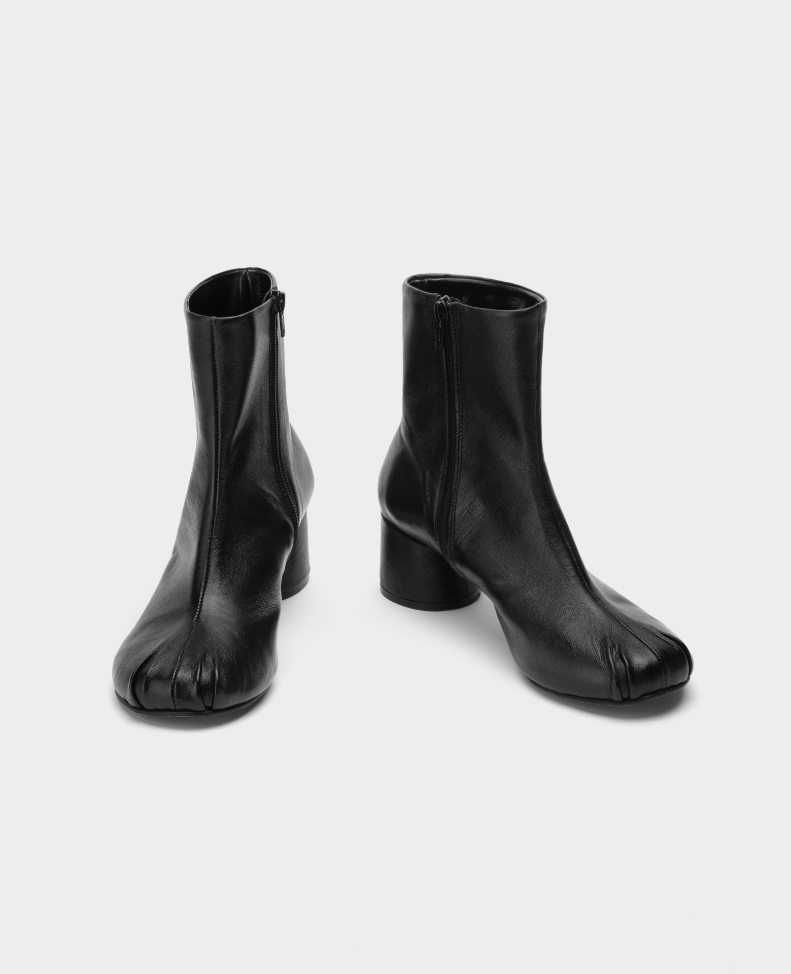 PILLOW BOOTS IN BLACK