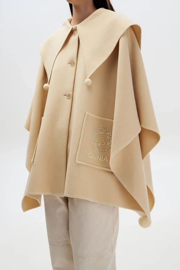 PONCHO IN MILK