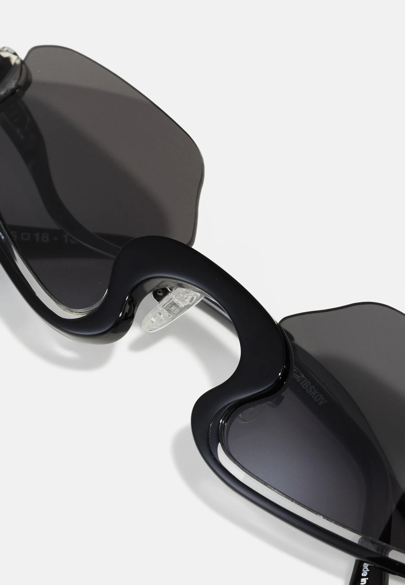 ROLLO SUNGLASSES IN BLACK