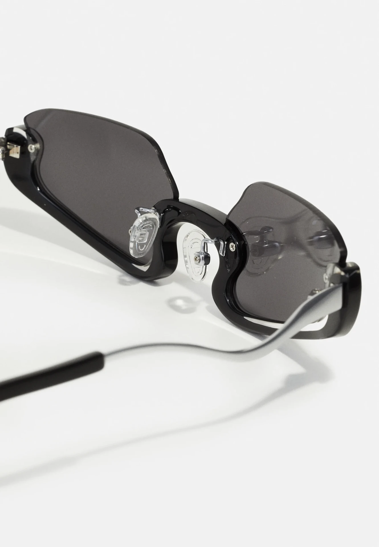ROLLO SUNGLASSES IN BLACK