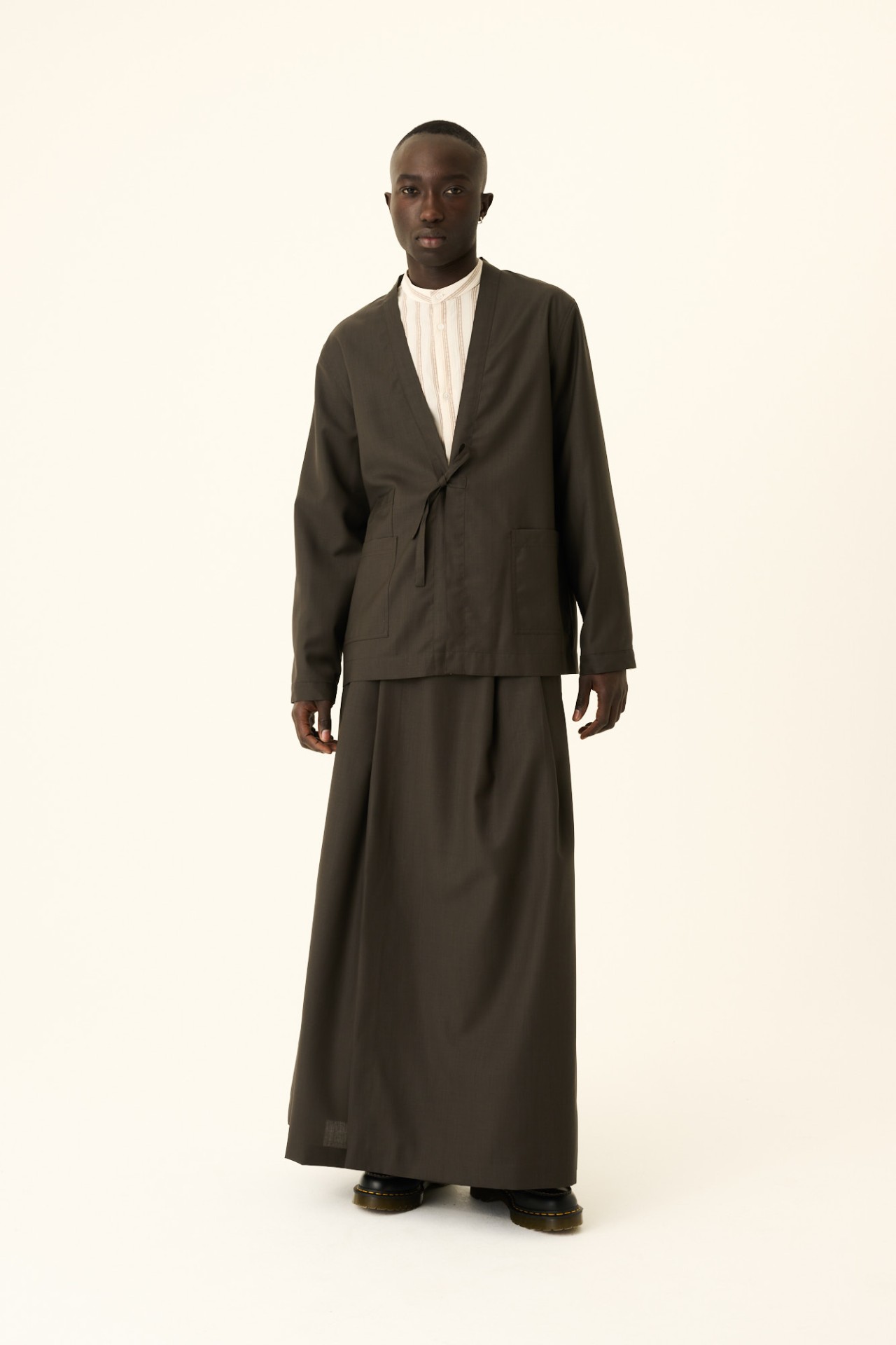 SIGMUND WOOL SUITING IN MOSS GREEN