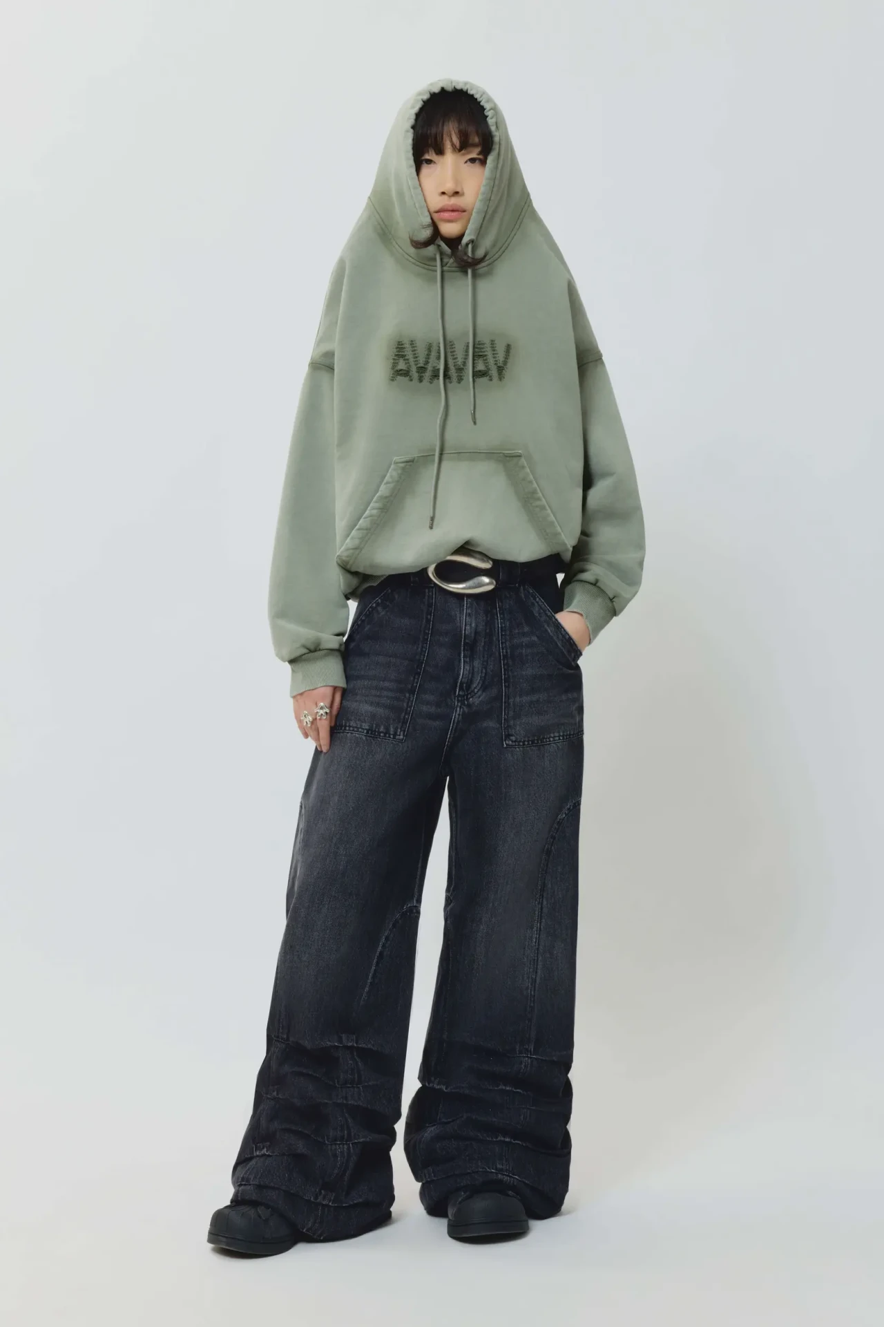 SMOCK DETAILED JEANS IN WASHED BLACK