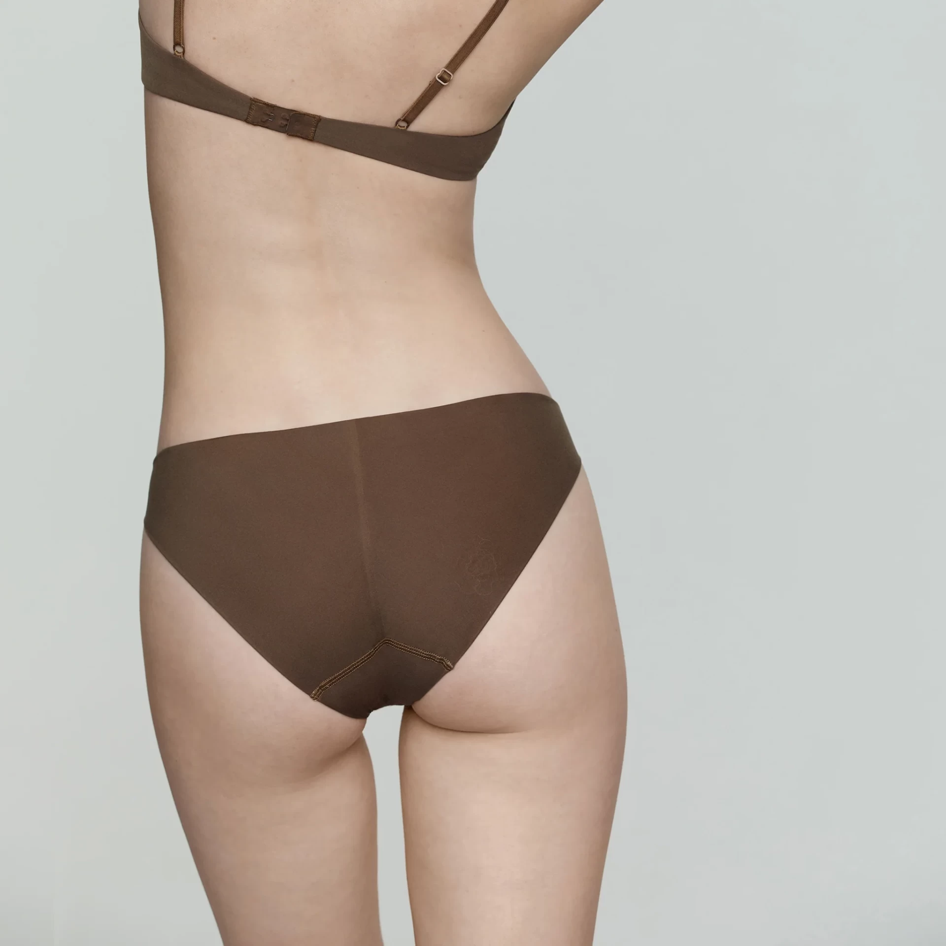 SOFT STRETCH LOW-RISE BRIEFS, BROWN