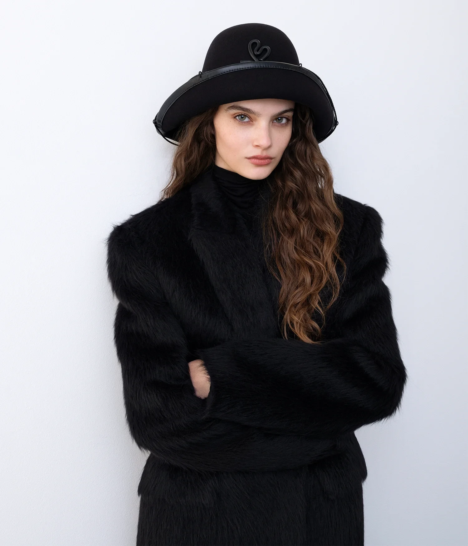 THE HATBAG IN BLACK