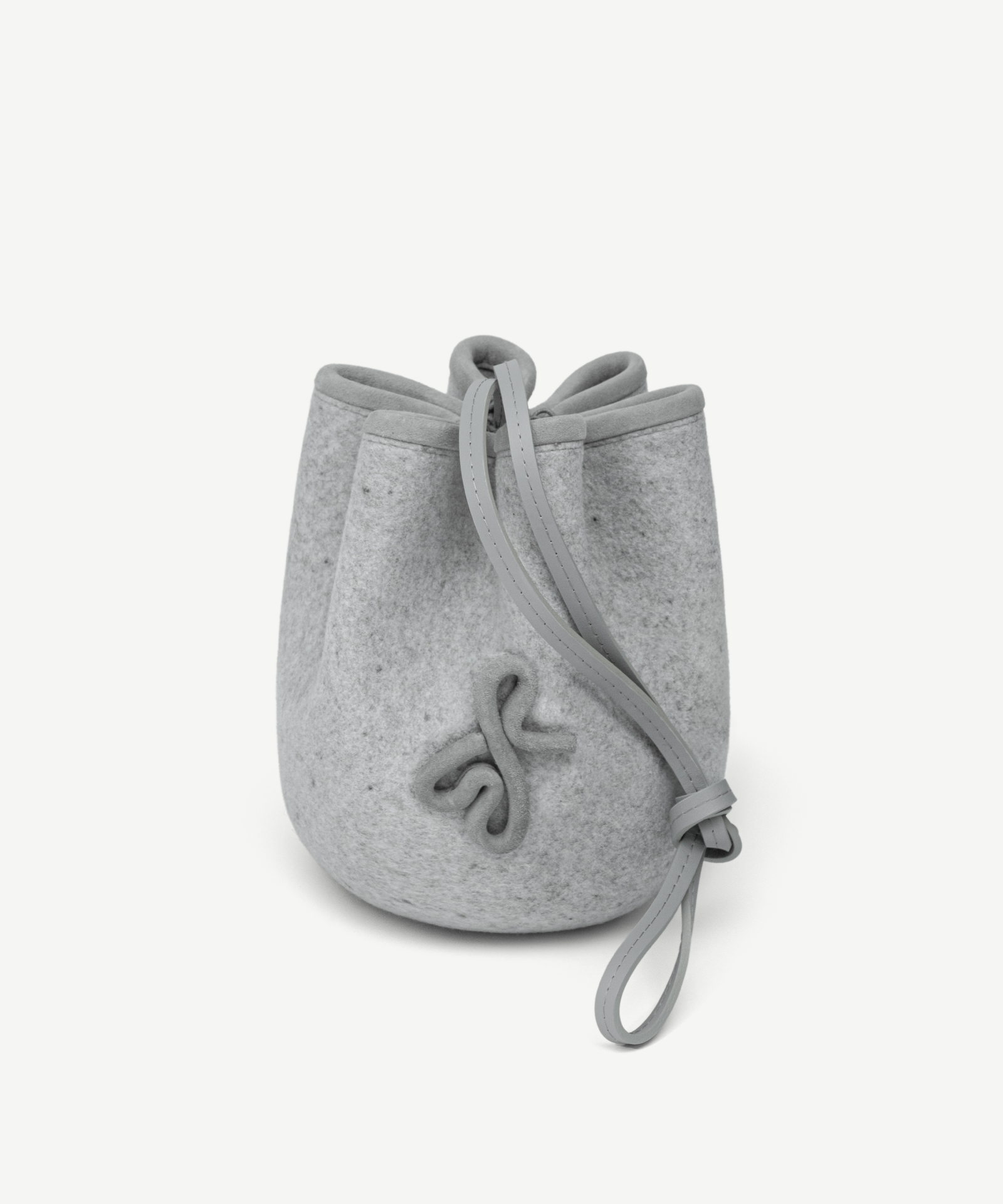 THE HATBAG IN GREY