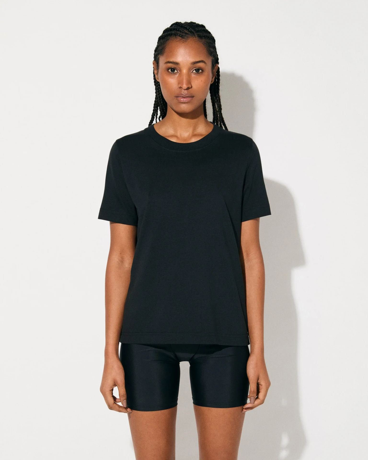 WOMEN 2 X MIDWEIGHT T-SHIRT IN BLACK/WHITE