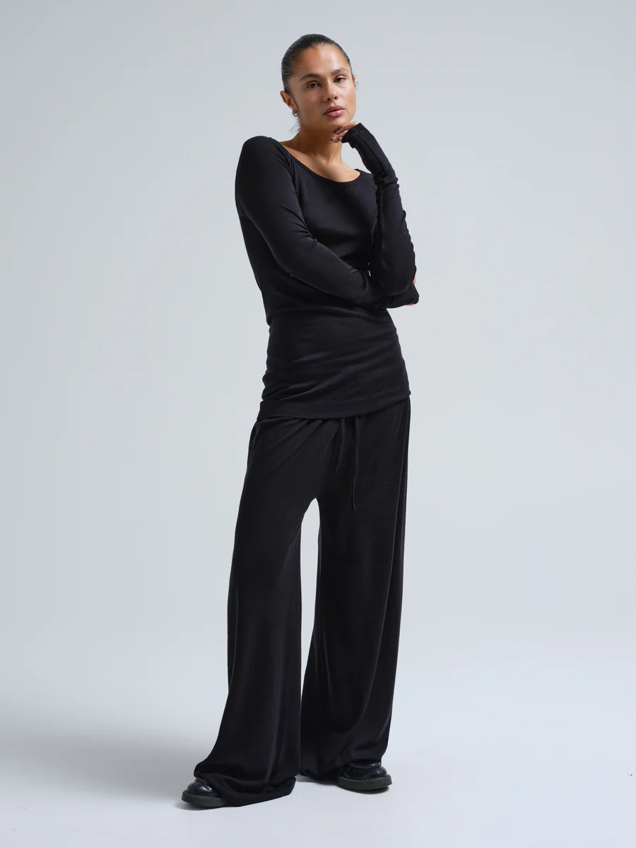 WOOLEN JADE TOP IN BLACK