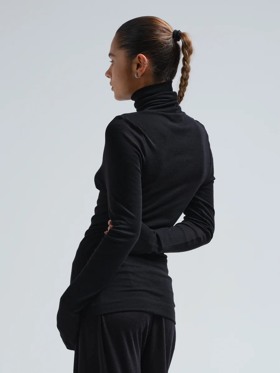 WOOLEN LOLA TOP IN BLACK