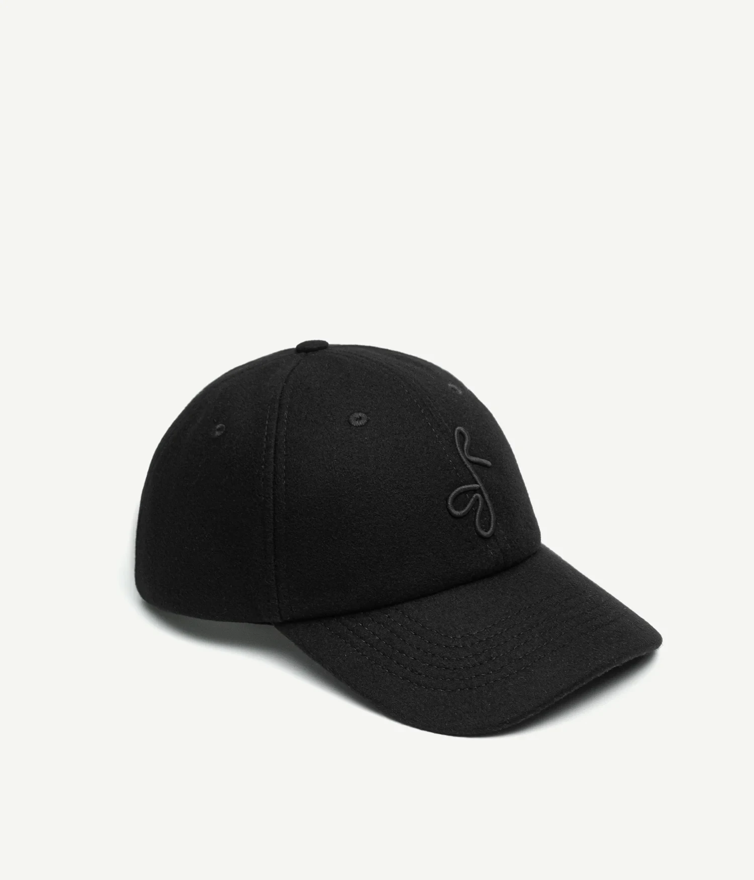 BASEBALL CAP IN BLACK