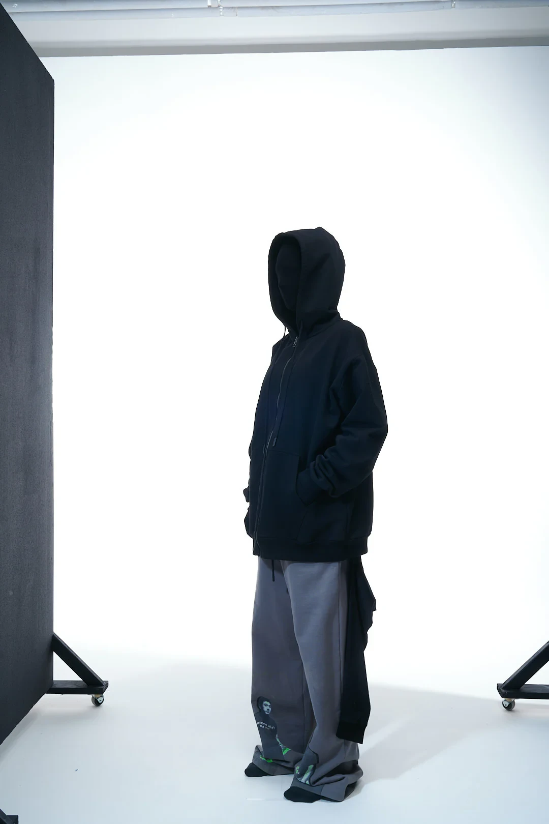 ZIP HOODIE “CHUNKS OF COLOPHON”