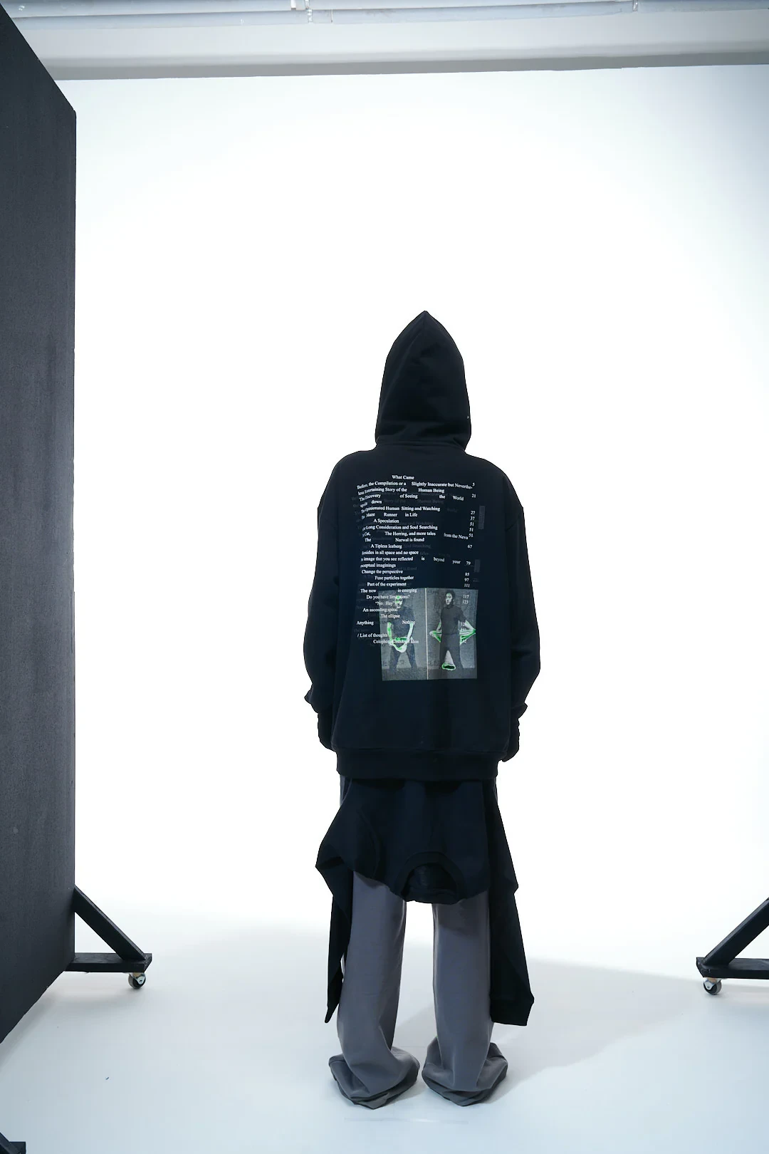 ZIP HOODIE “CHUNKS OF COLOPHON”