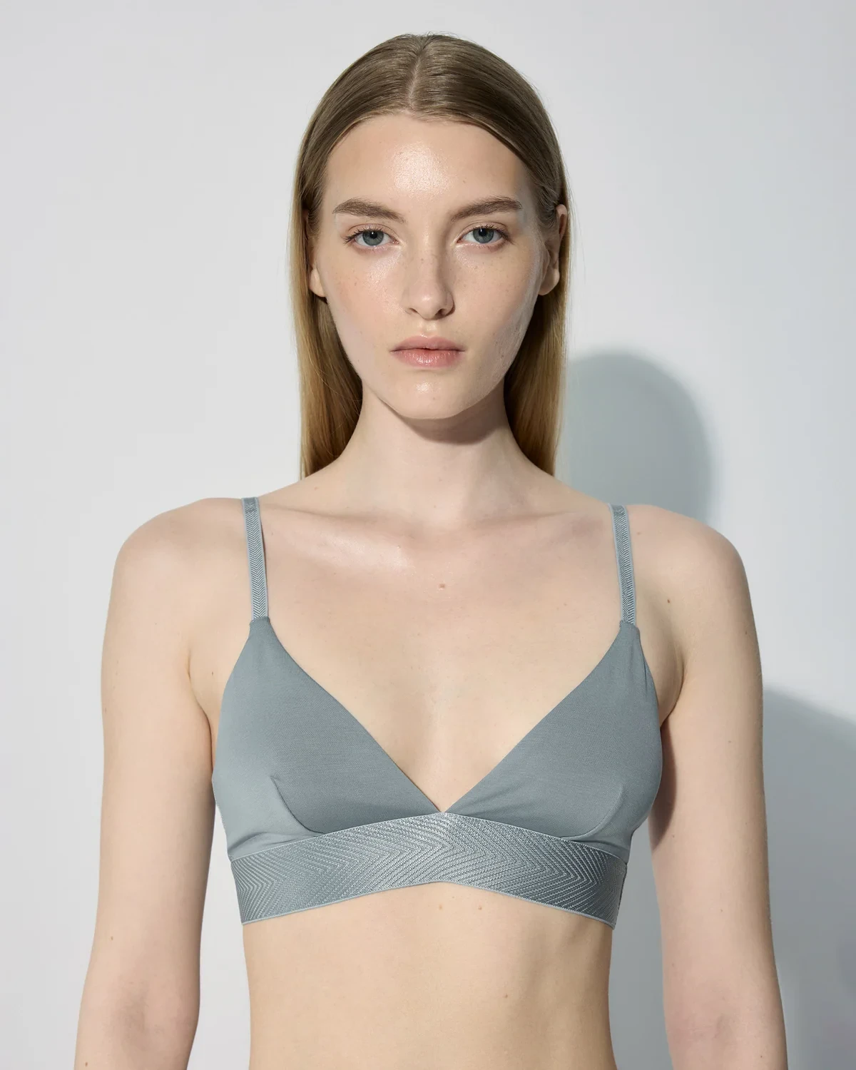 W-TRIANGLE BRALETTE CEMENT