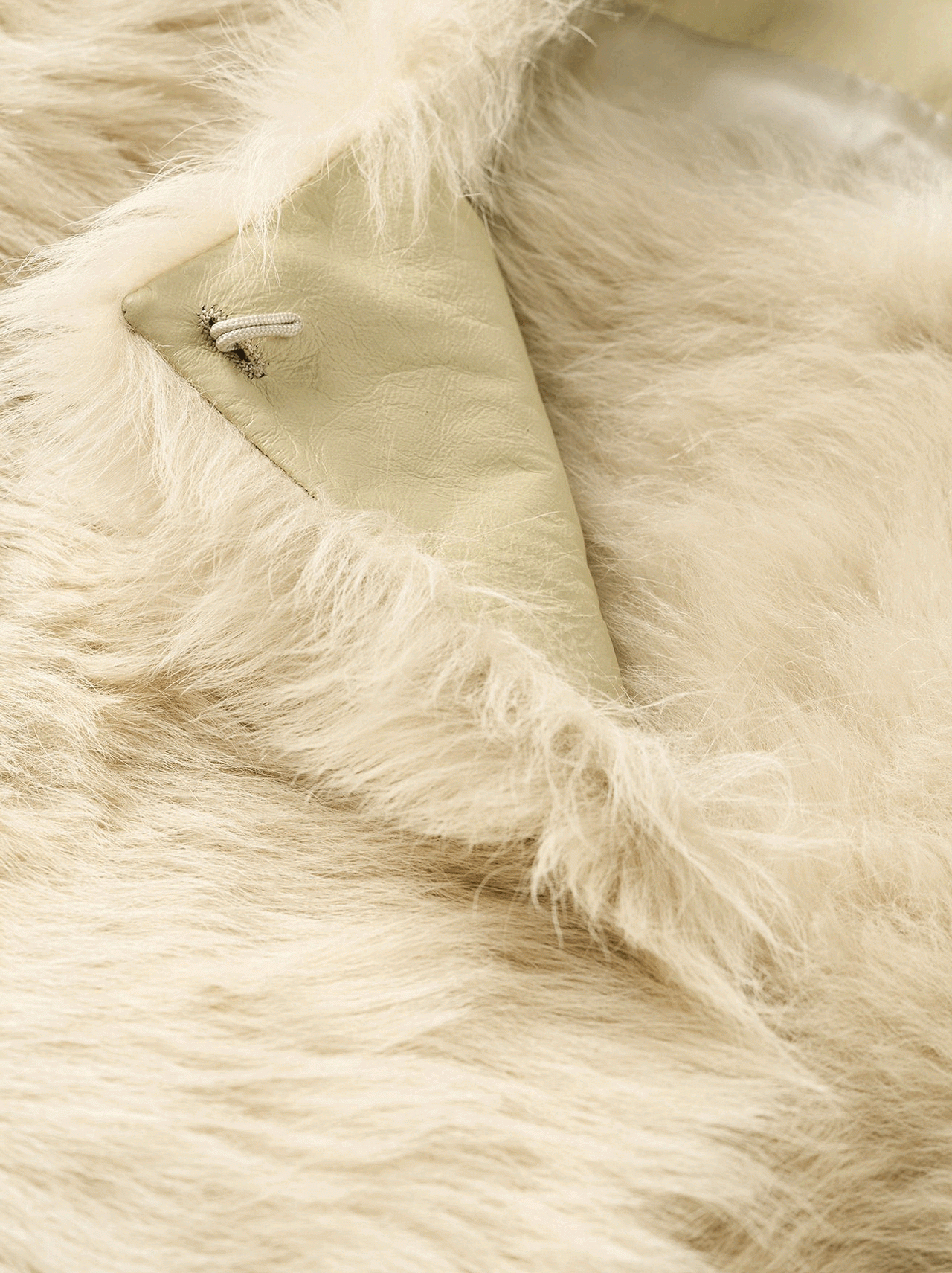 SHEARLING JACKET IN CHALK