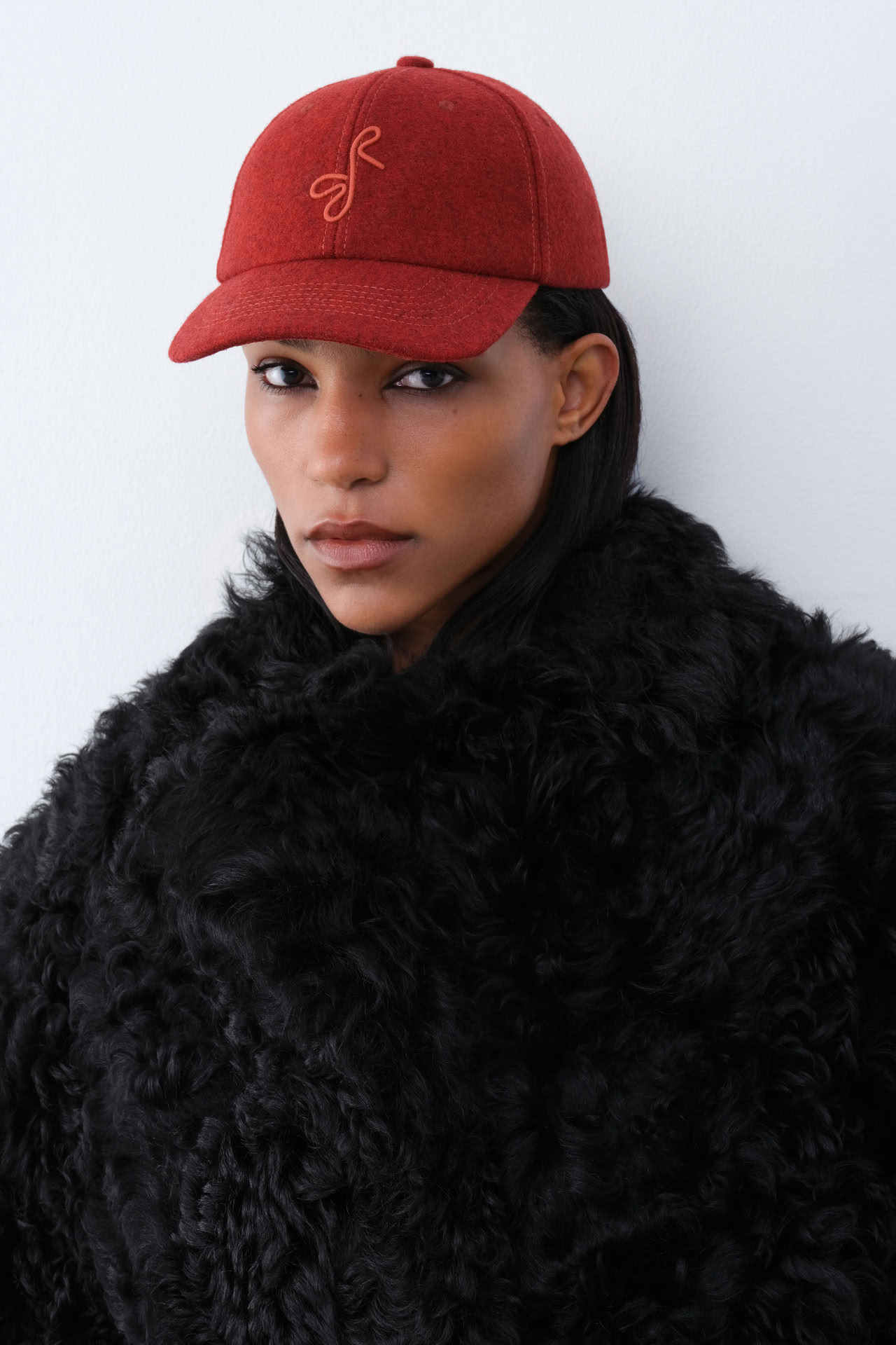 BASEBALL CAP IN BURGUNDY 