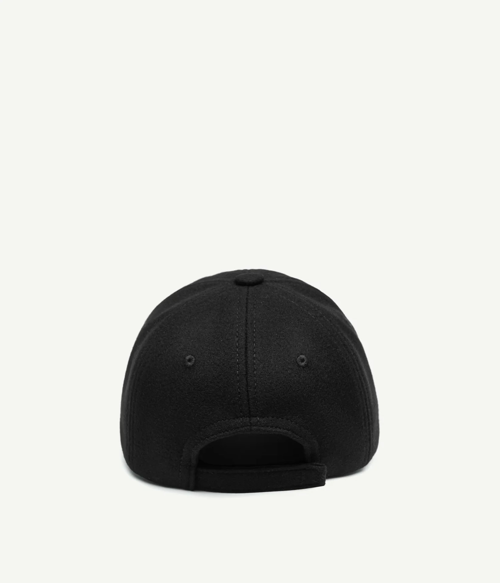BASEBALL CAP IN BLACK