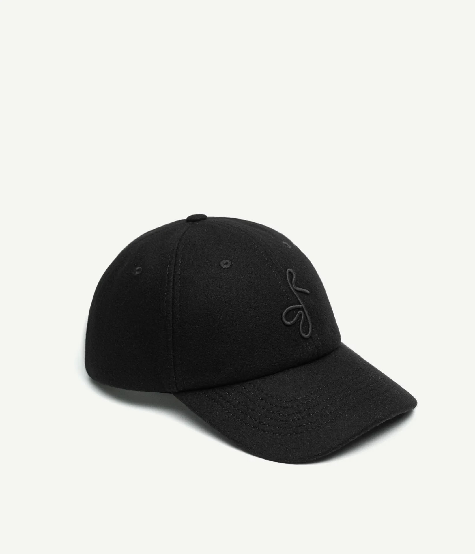 BASEBALL CAP IN BLACK