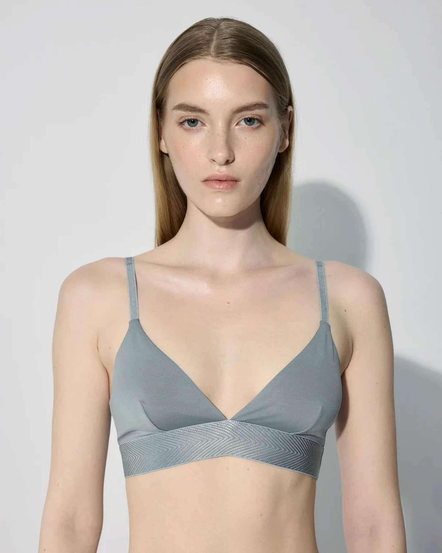 W-TRIANGLE BRALETTE CEMENT