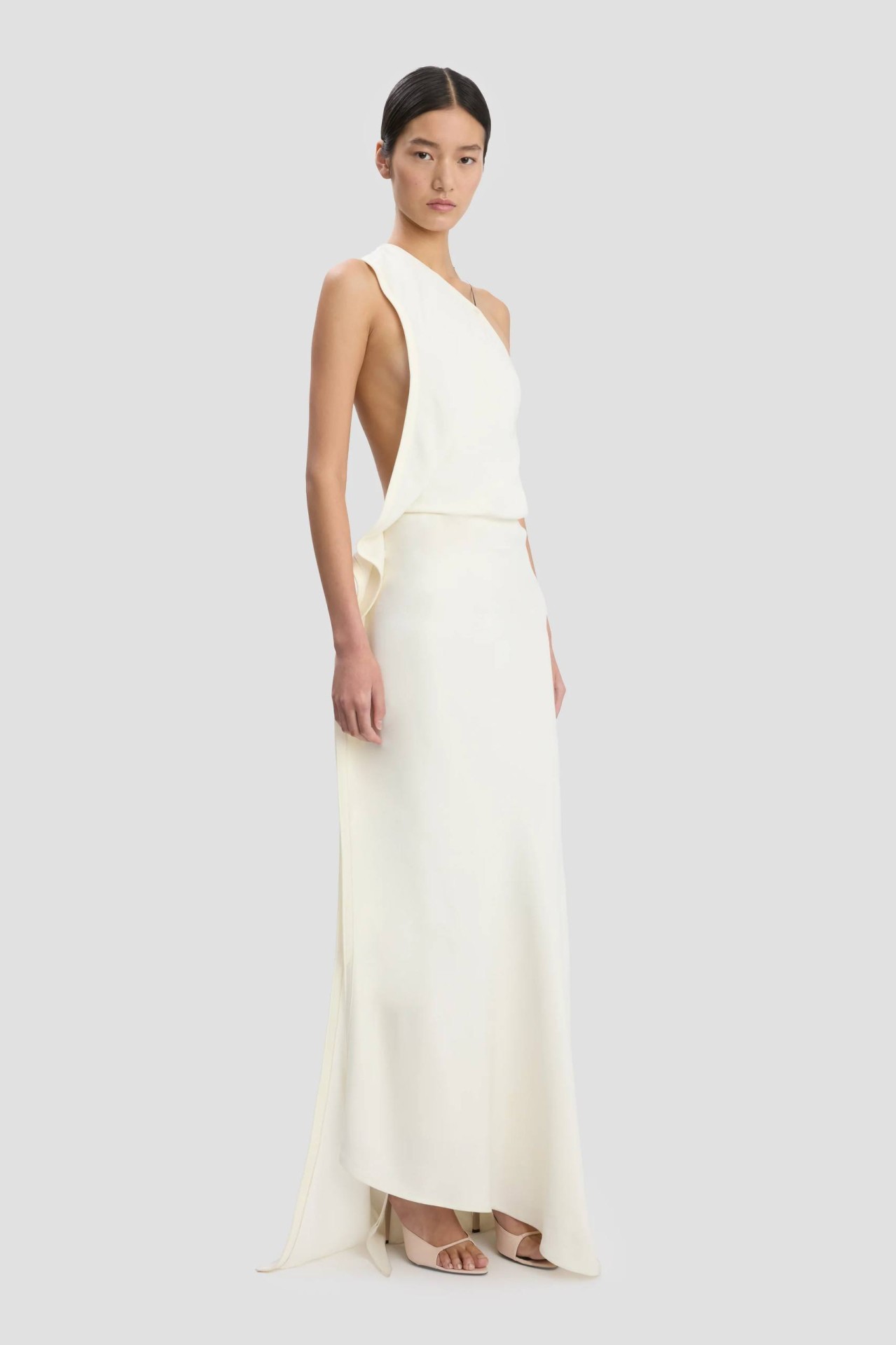 ONE-SHOULDER CHAIN DETAIL DRESS