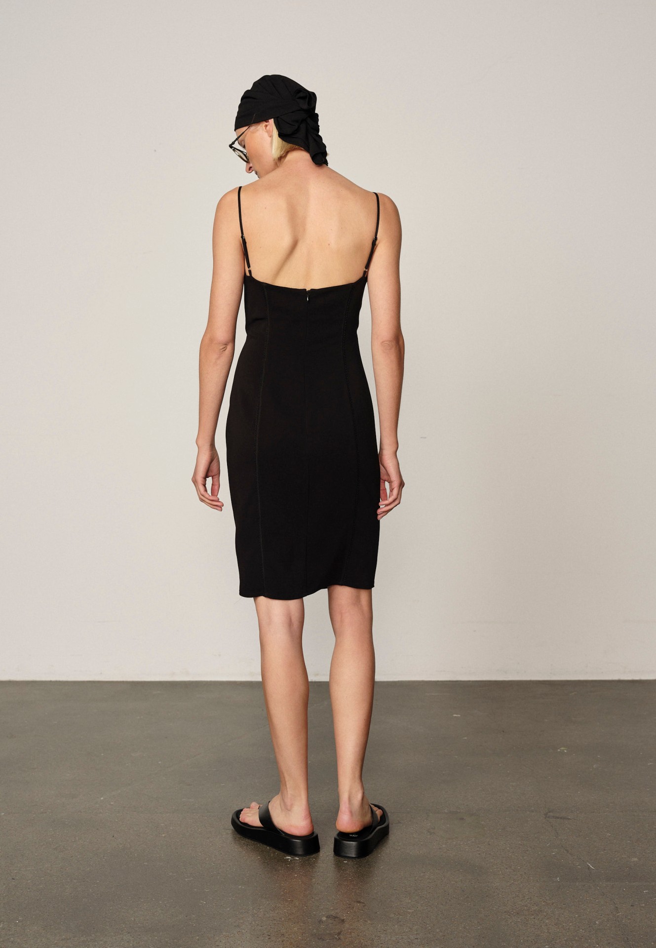 ROSELINI DRESS IN BLACK