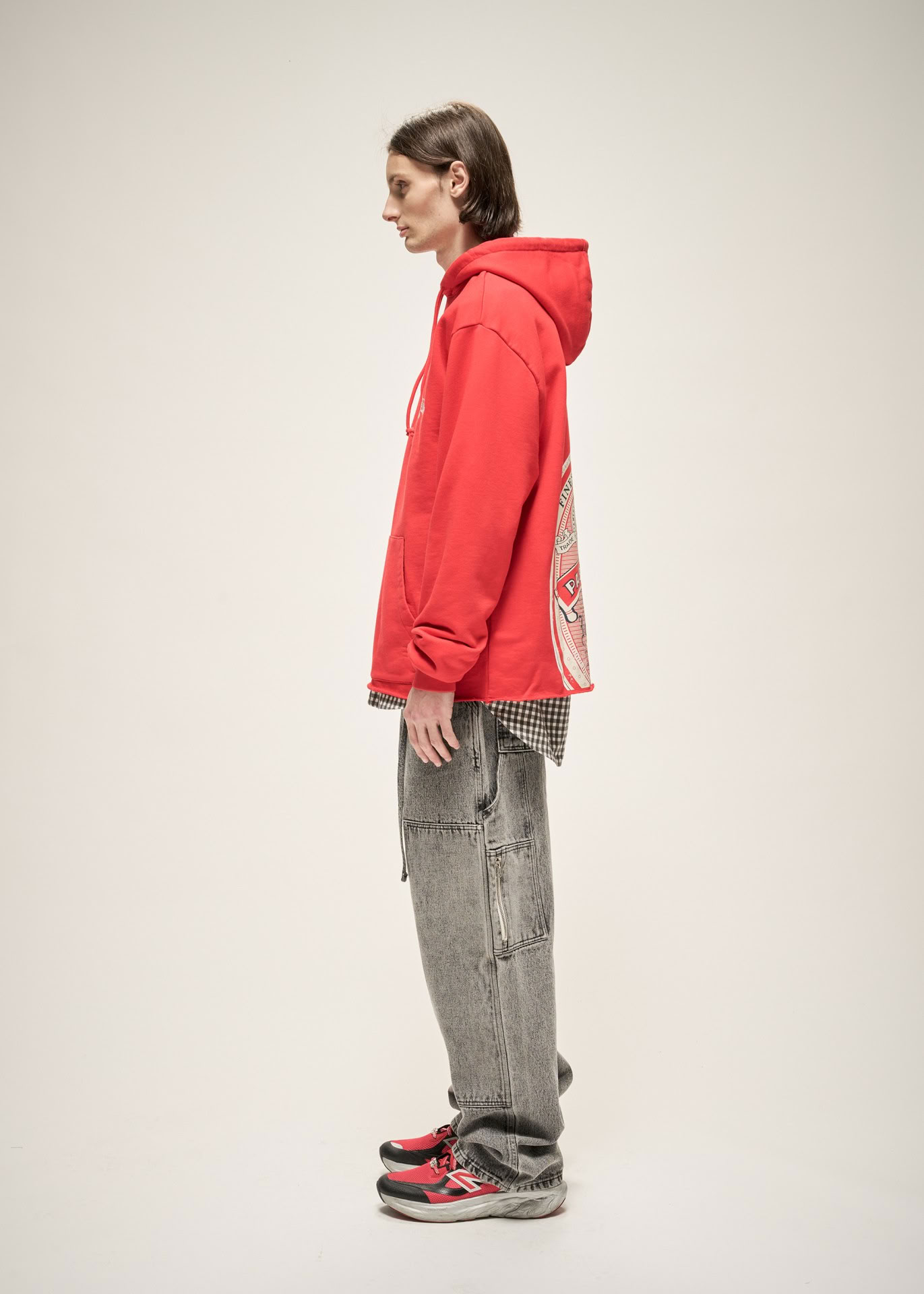 BREWING HOODIE IN RED