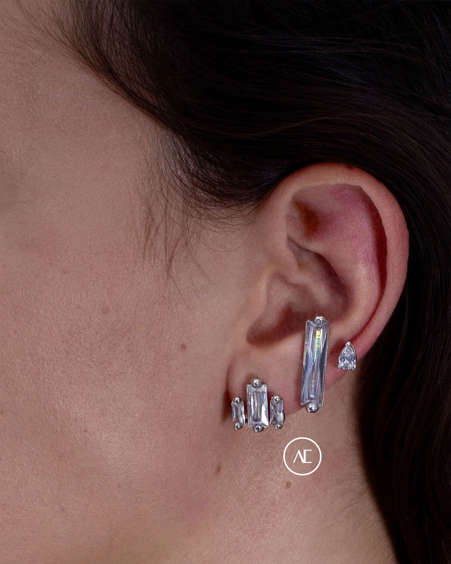 CLEAR FANTASY CRYSTALLISED EAR SET IN SILVER