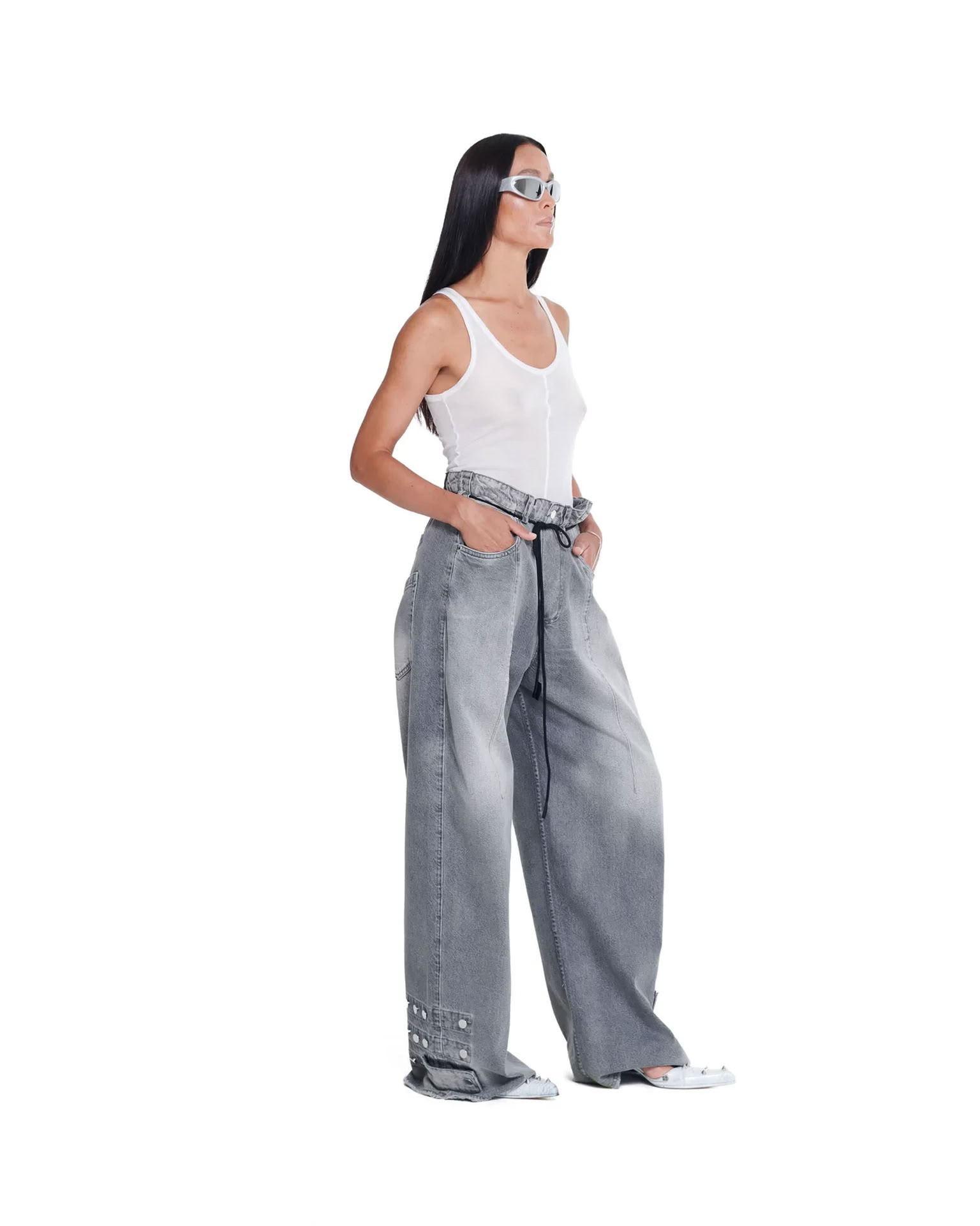 GREY DISTRESSED BAGGY JEANS