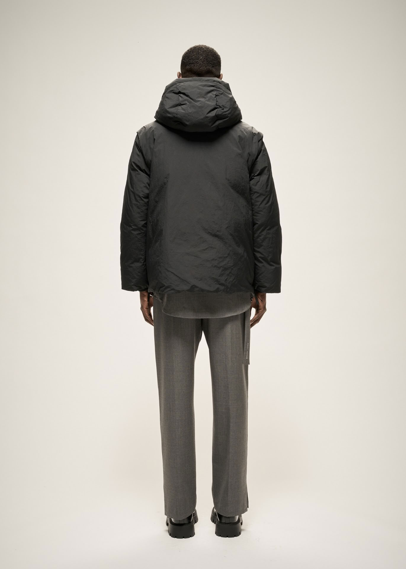 HYBRID PUFFER JACKET IN BLACK