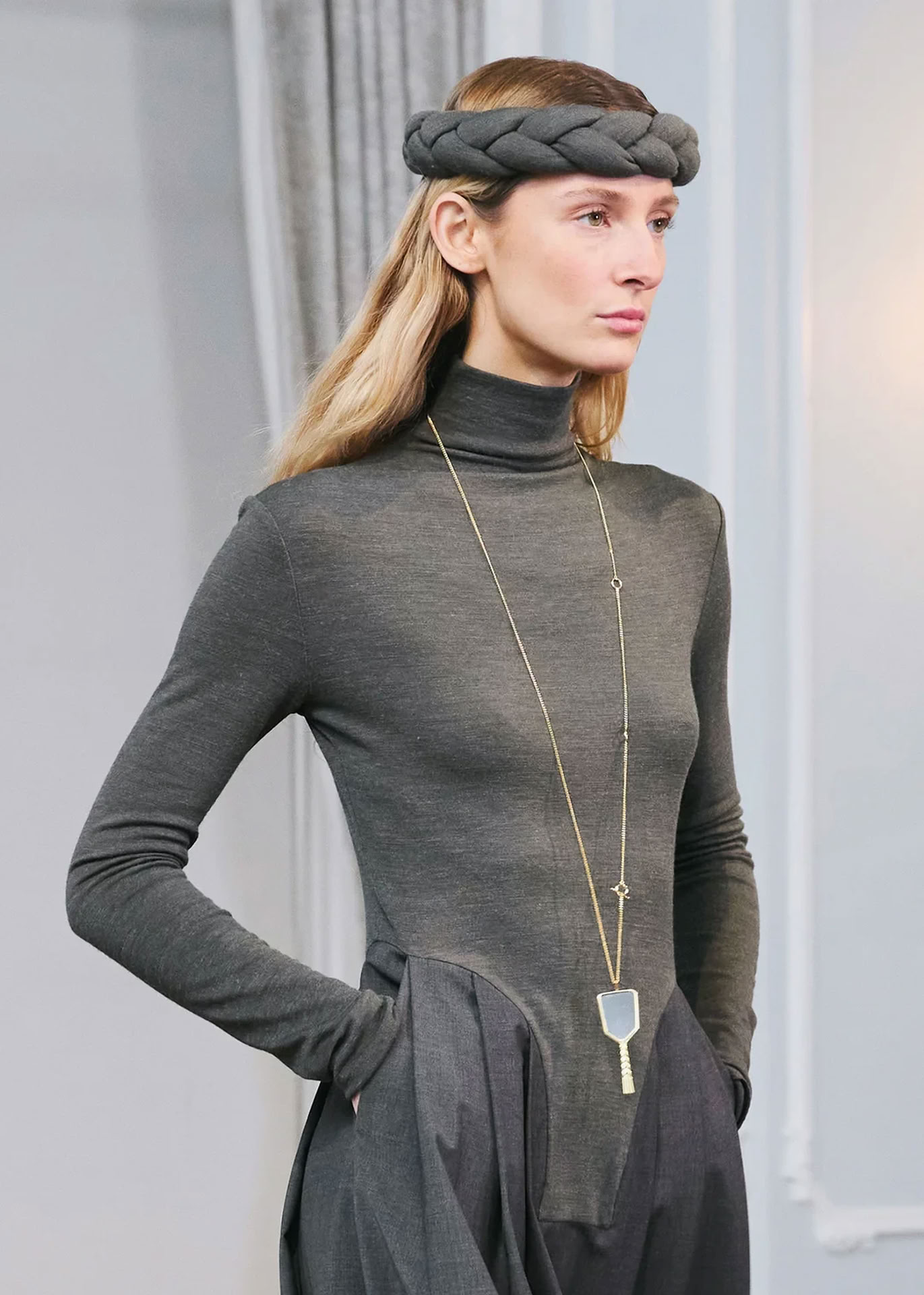 KOSA HEADBAND DARK GREY