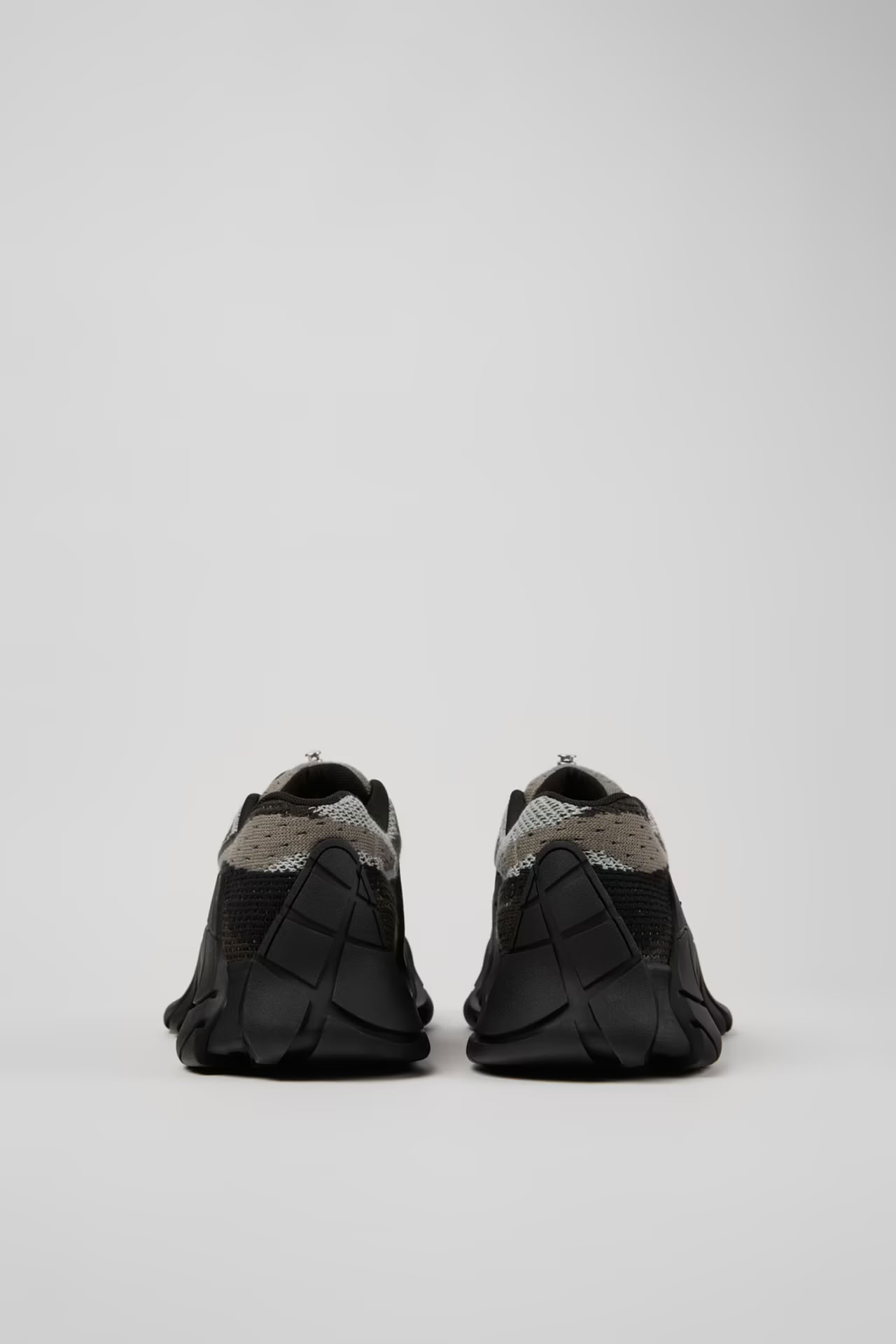 MEN'S TORMENTA MESH SNEAKERS IN BLACK/GREY