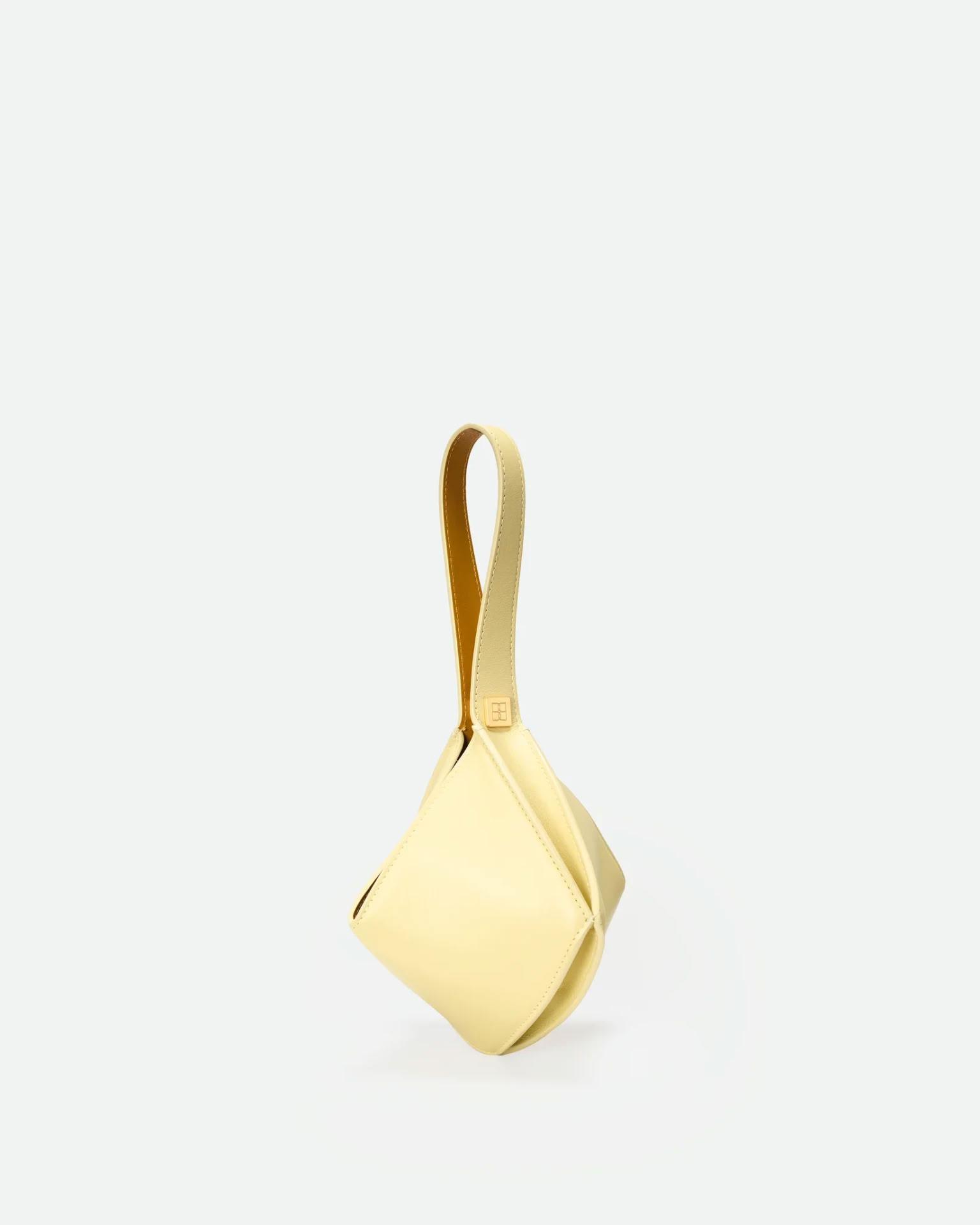 MINI CRUSHED GRAIN BAG LEATHER WASHED LEMON