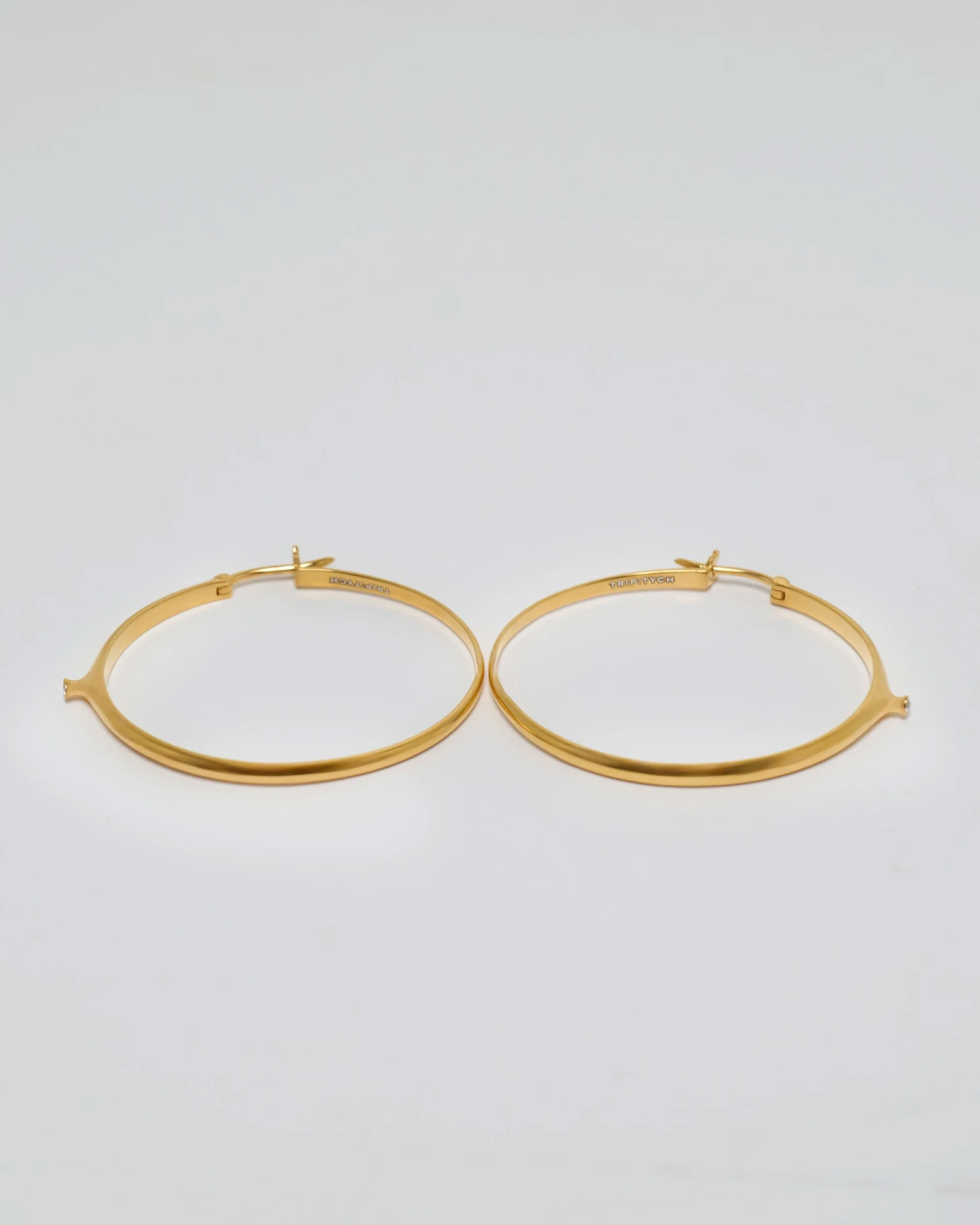 NENUPHAR HOOP EARRINGS IN GOLD 