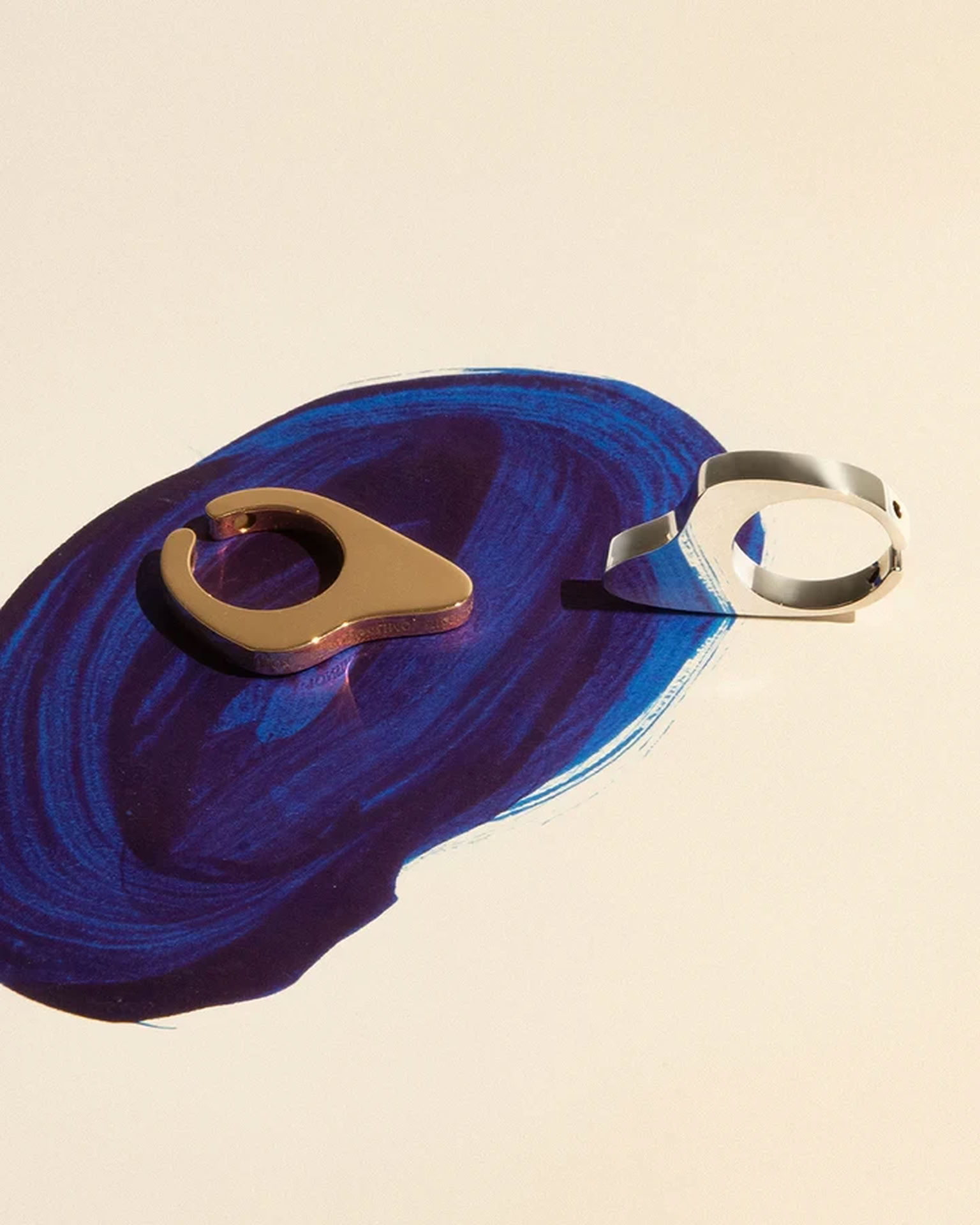 PEBBLE 01 EAR CUFF/RING  YELLOW GOLD