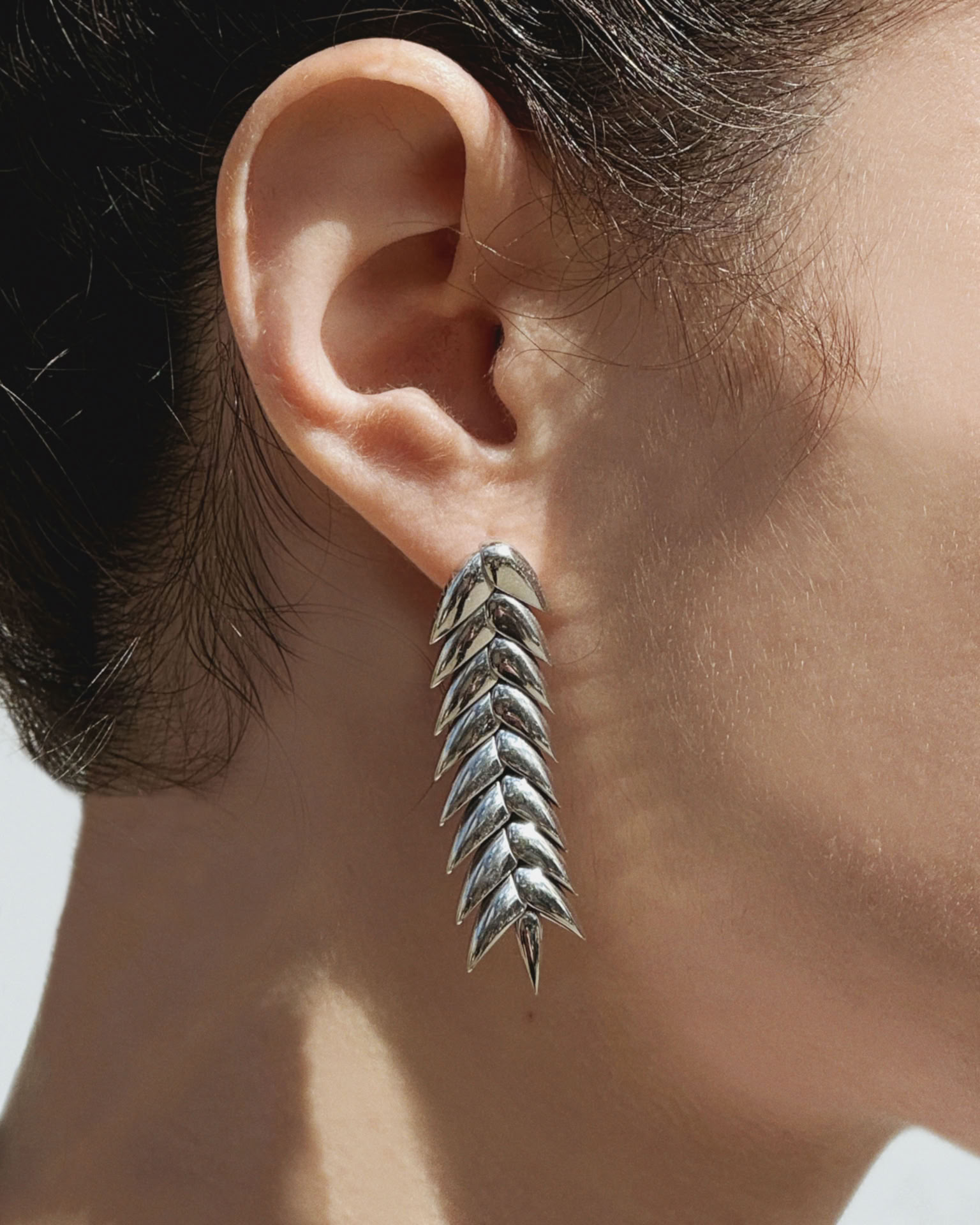SPIKELET MEDIUM EARRINGS IN SILVER