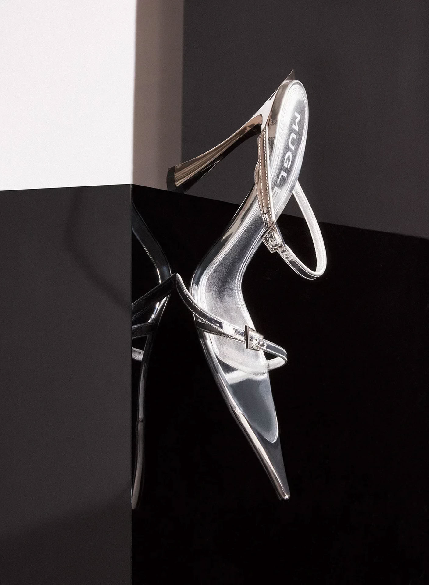 STRAPPY SANDAL METALLIC LEATHER 