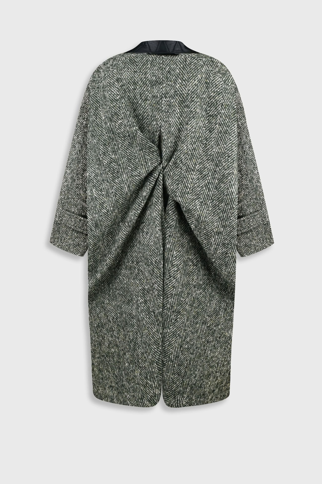 WOOL COAT WITH TWISTED BACK