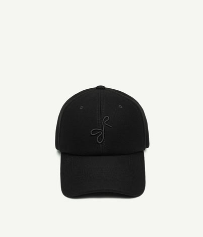 BASEBALL CAP IN BLACK