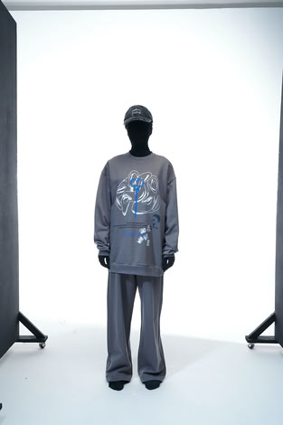 SWEATSHIRT “HEARTBREAKER” IN GREY