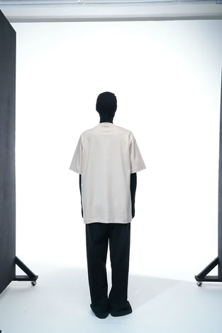 T-SHIRT “FICTIONAL REALITY”