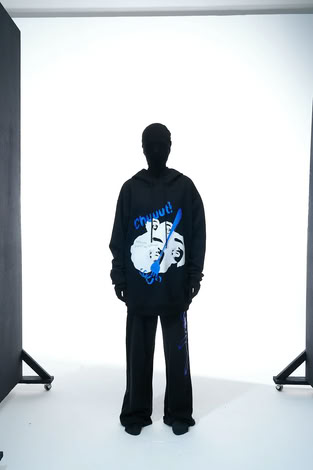 HOODIE “TEMPORARY STUFF” IN BLACK