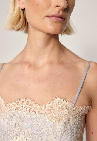 LINNEA TOP IN LIGHT BLUE