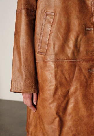 SHELLY LEATHER COAT IN WAXED COGNAC