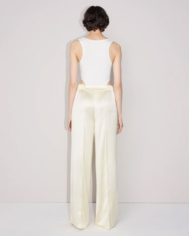 BRA CLOSURE TROUSERS IN CREME BRULEE