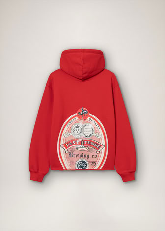 BREWING HOODIE IN RED